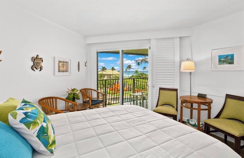 Hanamaulu Resort | Ocean & Pool View Premium Suite 2 NEW QUEEN BEDS, Private Lanai, No Resort Fee!