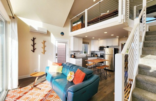 Yachats House | Ocean View! Charming Home with Loft, Sleeps 6! Dog Friendly!