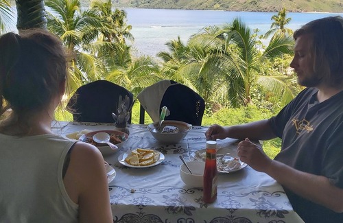 Wayasewa Island House | Ocean view garden homestay