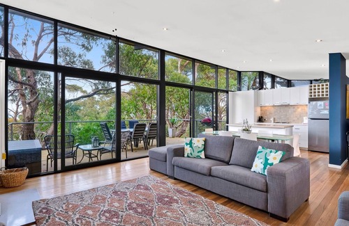 Skenes Creek House | Ocean View Treetops Retreat