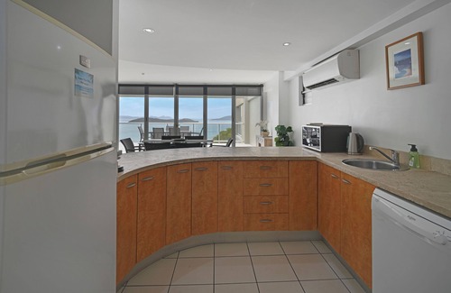 Hamilton Island Apartment | Ocean View Villa - 02