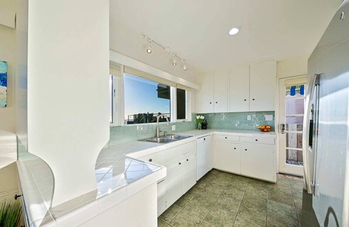 Cardiff-by-the-Sea House | Ocean Views! Walk to the Beach with King Suite