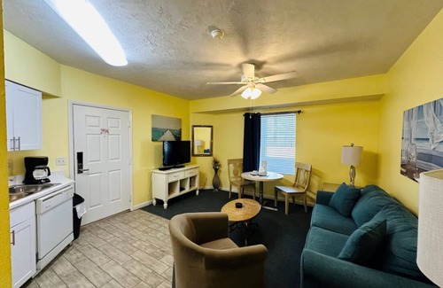 Daytona Beach Resort | Ocean Walk 2bed/2bath Lock Off. Daytona Beach, FL!