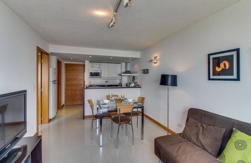 Aidy Grill Apartment | Oceana Suites The Point