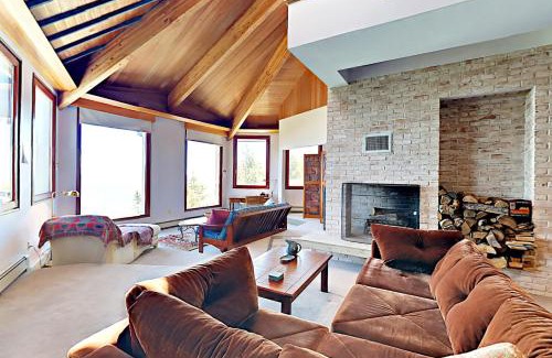 Ocean Point House | Oceanfront Gem