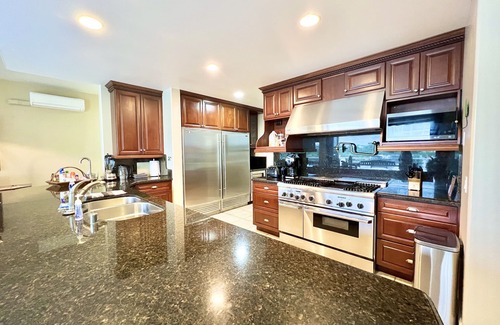 Lihue House | OCEANFRONT-HOME FULLY EQUIPPED-FOR FUN AND SLEEPS 10!