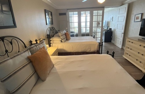 East Fort Lauderdale Resort | OCEANFRONT Two Bed Suite! Located Directly On The Sand! Beautiful Resort!