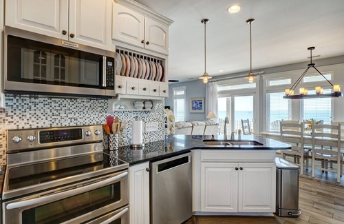Village of Stump Sound House | OCEANFRONT 5-bdrm Elevator Pool/Tennis Volleyball/Putt-Putt Dogs Welcome!