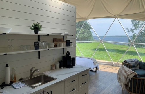 Feltzen South Cottage | Oceanside Glamping Dome near Lunenburgnn