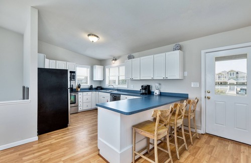 Whalehead Beach House | Oceanside, Pet Friendly with a Cool Pool & Volleyball Court!