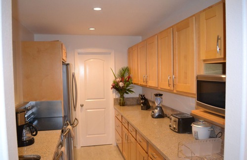 Kihei Apartment | OCT-Nov 2025 SPEC! 2BR/1BA BEACHFRONT - GREAT LOCATION- EXCEPTIONAL REVIEWS