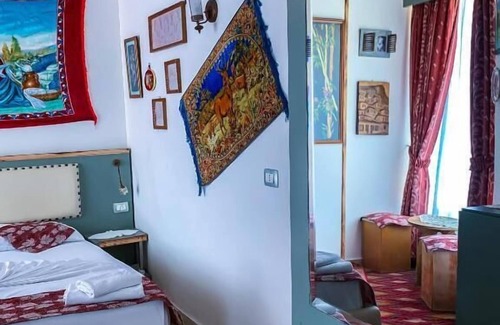Sarande Hotel | Oda's Room