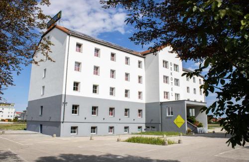 Moellersdorf Hotel | OEKOTEL Traiskirchen