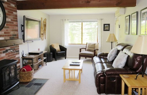 Bartlett Condo | Official Seasons RMC Condo 11D - 2 Bedroom - sleeps 6 - Dog Fees