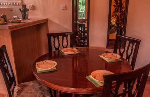 Naivasha Hotel | Oilepo Cottage