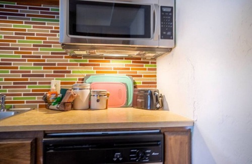 Lincoln Terrace Apartment | OKC 8 · Historic 1920`s Brick Beauty! In Medical District