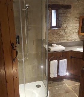 Downton on the Rock Hotel | Old Downton Lodge