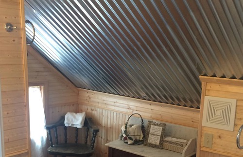 Fayetteville Other | Old Family Farm , 27 beds , 11bth, 11 rooms WiFi