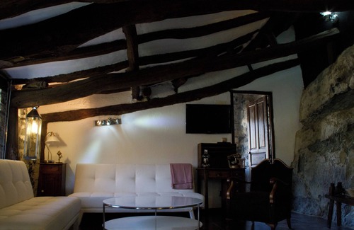 Munilla Cottage | Old house in the mountain made of stone, rock and wood. Private garden and barbecue