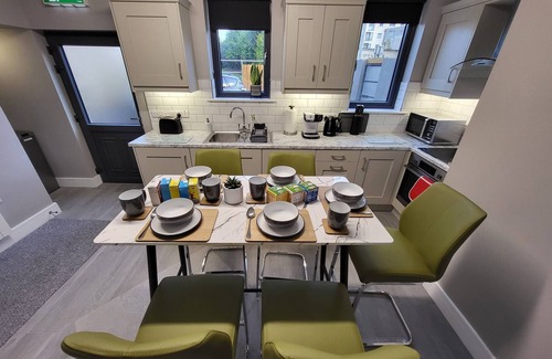 Sligo House | Old Market Street - Modern & Homely in City Center