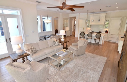 Old Naples House | Old Naples Lakefront Home - Easy walk to beach, 5th Ave/3rd St shopping & dining