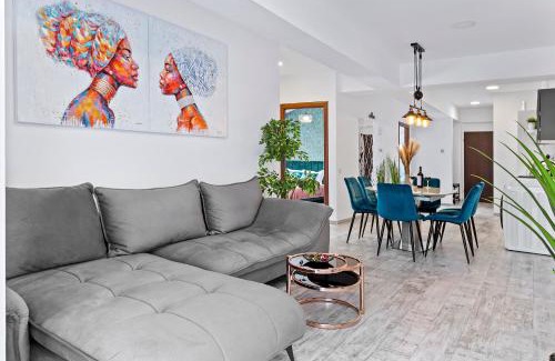 Bucharest City-Centre Apartment | Old Town Hideaway - 5 Min Walk to Palace of Parliament and Old City - Best Neighborhood
