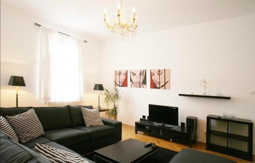 Stare Mesto Apartment | Old town Prague house