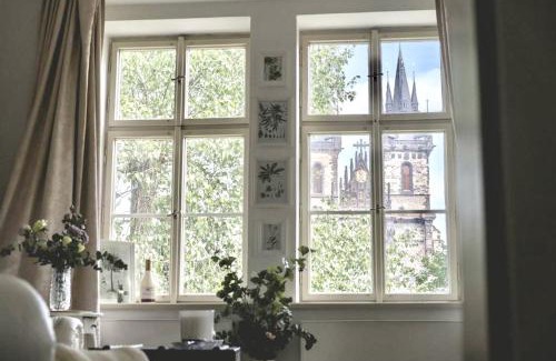 Stare Mesto Apartment | Old Town Square Apartment