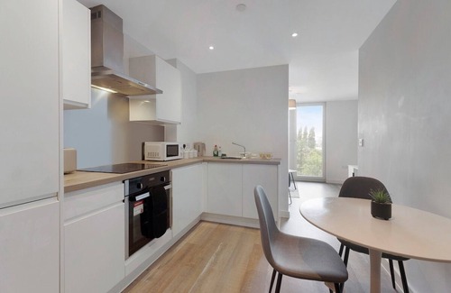 Old Trafford Apartment | Old Trafford Perfect for Small Groups FREE Parking
