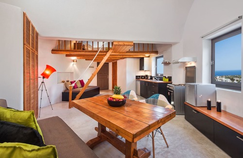 Vourvoulos House | Old Vourvoulos Houses - Santorini - Loft Apartment for 2-4!