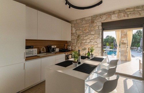 Kassandra Villa | Olive Residence