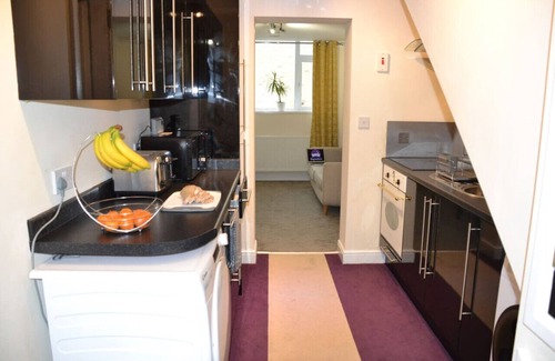 Salisbury Apartment | Olive Tree 2 bed Apartment - Stayseekers