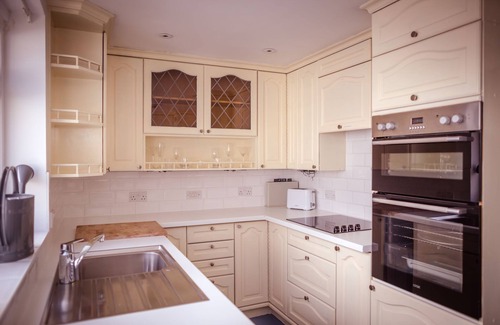 Eastbourne City Centre Apartment | Olive Tree - gloriously central, yet with tranquil garden & parking space
