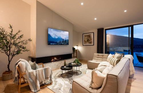 Queenstown Apartment | Olive Tree House Lake Mountain Views Garage