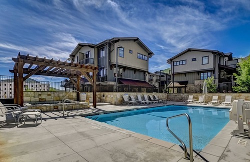 Park City Cottage | Olympia by Avantstayminutes From the Slopes in PC