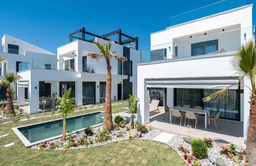 Paralia Ofryniou Apartment | Olympiada Residential Complex & Villas