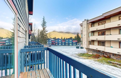 Alyeska House | Olympic Mountain Oasis