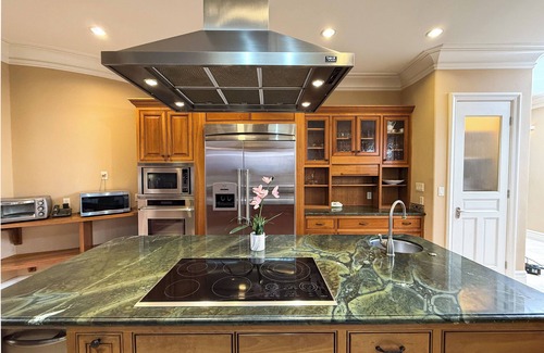 Los Altos Hills Villa | Olympus: Pool, KTV, Skyline Luxury Retreat