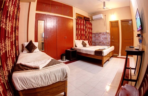 Khanapara Hotel | Om Shree Cottage