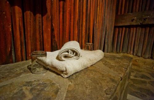 Epupa Cabin | Omarunga Epupa-Falls Camp