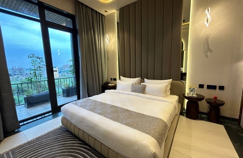 Raipur Hotel | Omaya Suites
