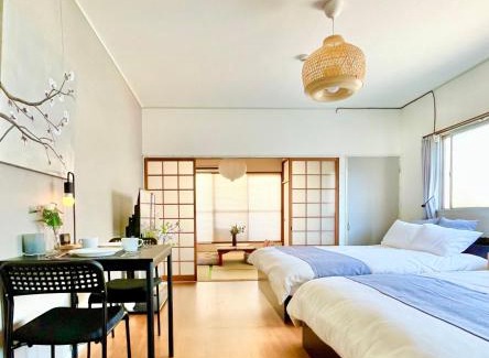 Shin-Osaka Apartment | OMOTENASHI STAY OSAKA 41m2 1LDK 十三駅徒歩1分 梅田2分 神戸京都アクセス良好 和室のある家
