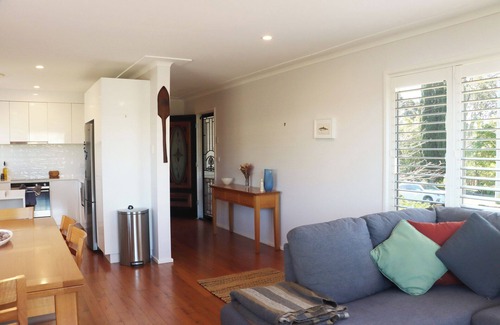 Denhams Beach House | On Munjip Trail to Denhams Beach - Centrally Located South Coast Beach Retreat