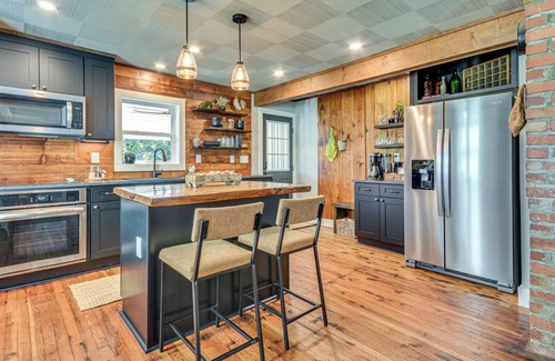 Thomasville House | On-Site Pond: Nature-Filled Winston-Salem Retreat!
