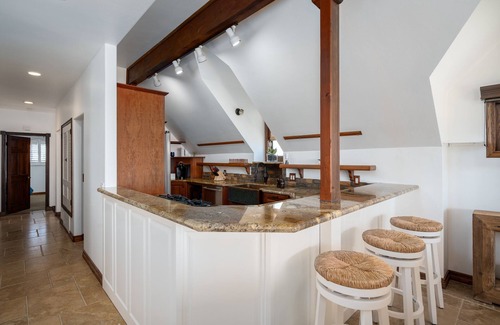 South Mission Beach House | On the Sand! | Single-Family Oceanfront Home | AC + Sunset Views