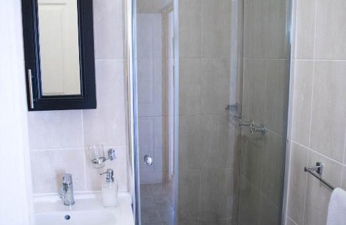 Beacon Bay Bed & Breakfast | On The Summit Lodge