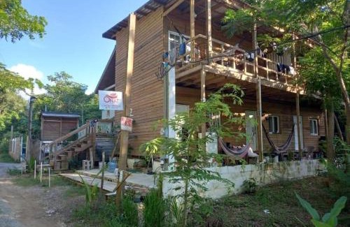Antoneys Cay Hostel | Onat Roatan hostel