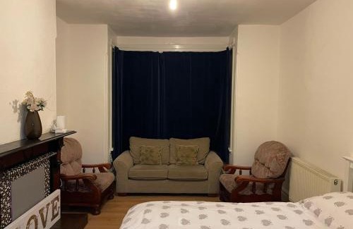 Wall End Apartment | One Bed apartment -East London