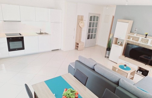 Kastel Stafilic Apartment | One Bedroom Apartment Enelani A2