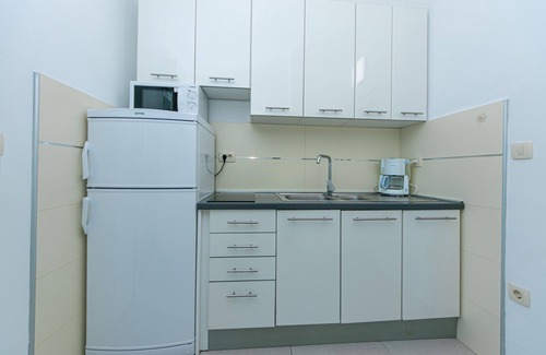 Drasnice Apartment | One bedroom apartment near beach Drašnice, Makarska (A-6652-b)